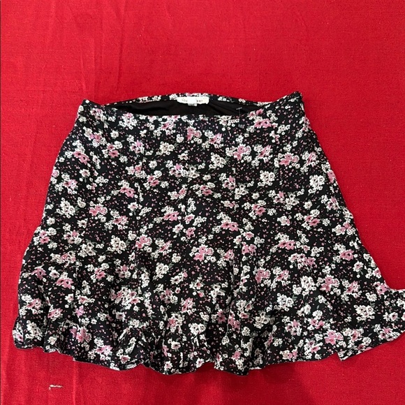 Blu Pepper Black and White Ruffled Skater Mini Skirt - Picture 1 of 4